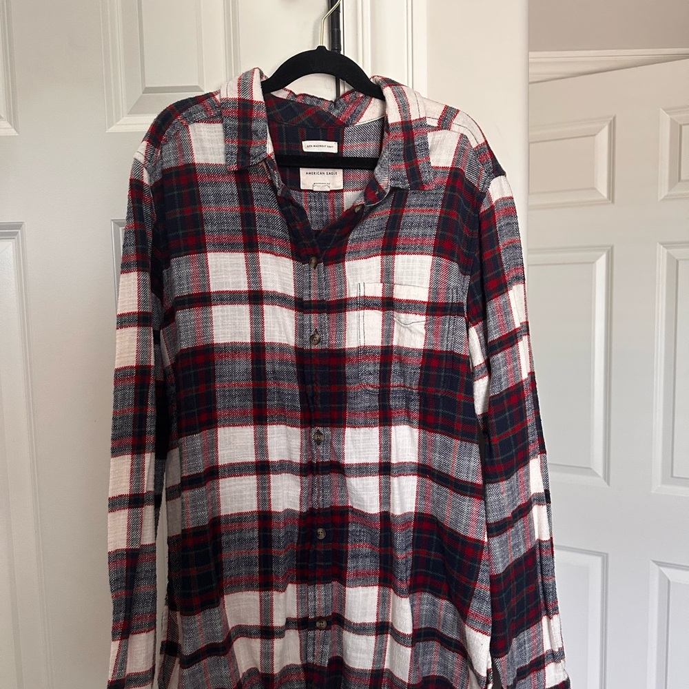 American Eagle Outfitters Red and White Plaid Button Down Shirt Boyfriends Fit